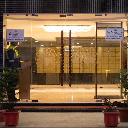 Mayur Hotel Нью-Дели Экстерьер фото