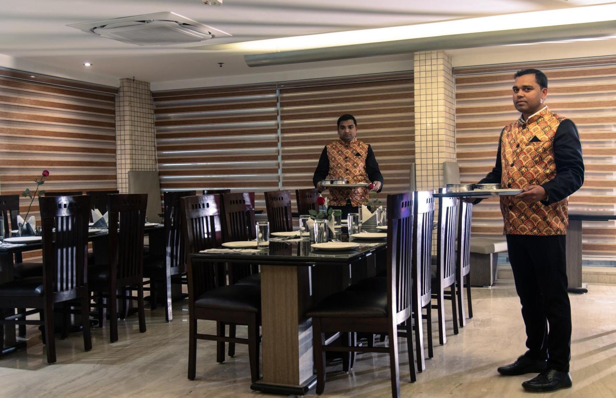 Mayur Hotel Нью-Дели Экстерьер фото