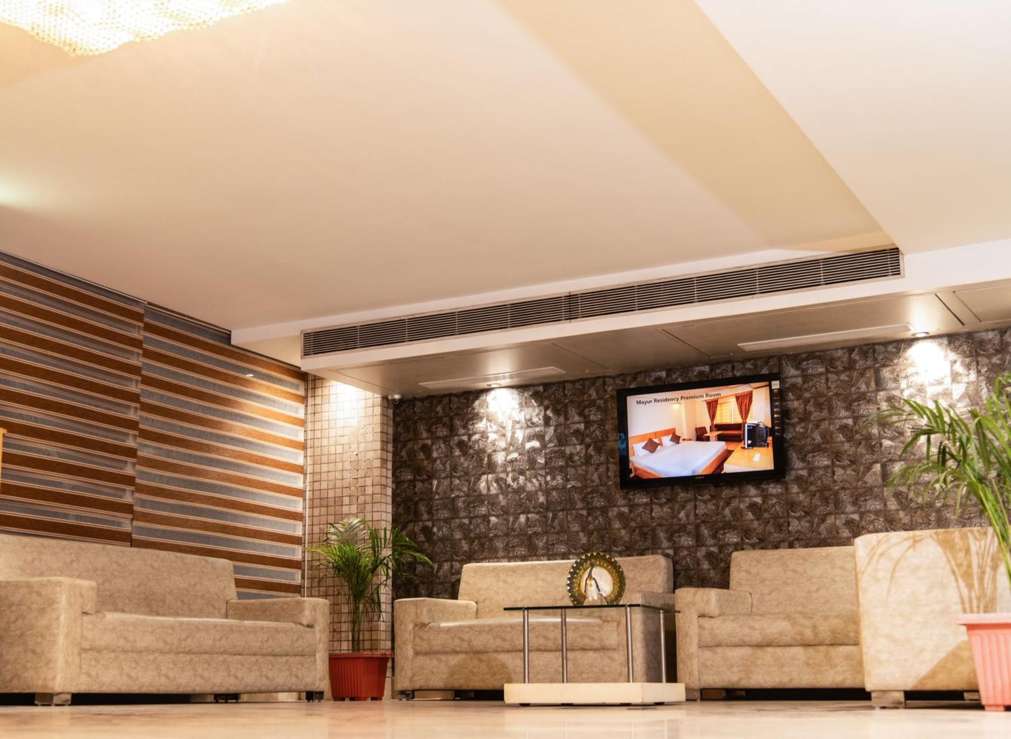 Mayur Hotel Нью-Дели Экстерьер фото