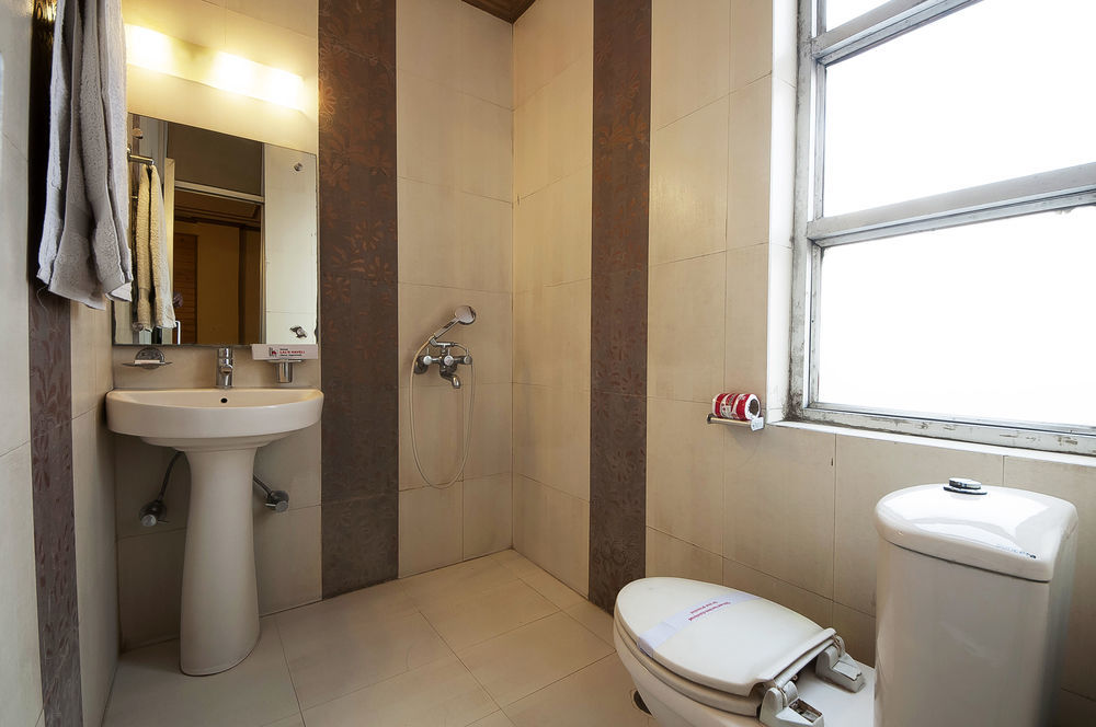 Mayur Hotel Нью-Дели Экстерьер фото