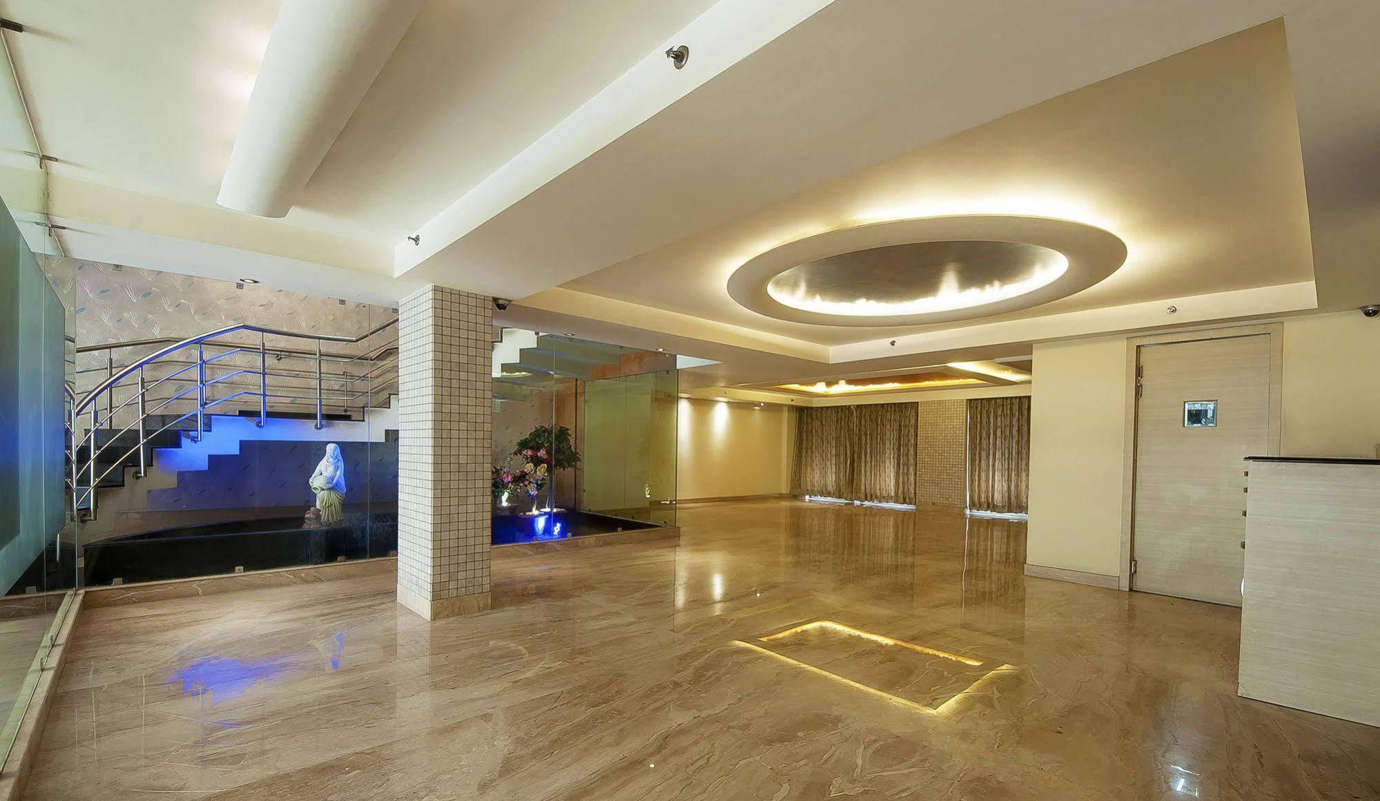 Mayur Hotel Нью-Дели Экстерьер фото